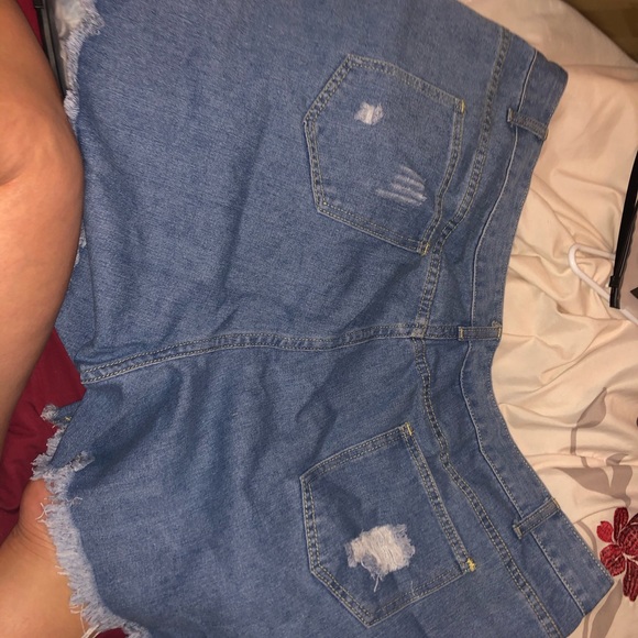 Shorts - Picture 2 of 2